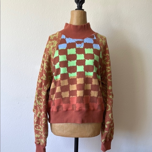 Free People Movement sz M Colorful Patterned sweatshirt sweater great condition - Picture 1 of 9
